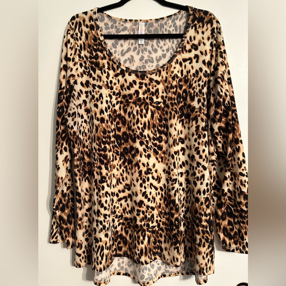 2x LuLaRoe Lynnae long sleeve tee shirt animal leopard cheetah print